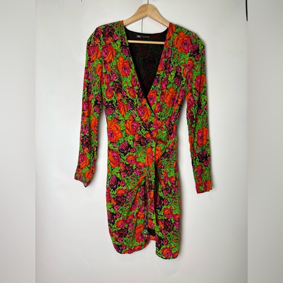 Zara SS2022 Floral Mini V-Neck Wrap Dress - Picture 3 of 8